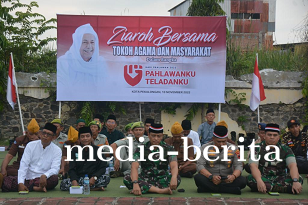 Wakili Kasad Danrem 071 Wijayakusuma Ziarah Hari Pahlawan Bersama Ulama dan Masyarakat