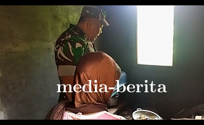 Babinsa Masuk dapur, Wujud Kepedulian TNI Terhadap Masyarakat