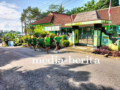 Danramil Ajak anggota Koramil 11/Punggelan melaksanakan olahraga bersama