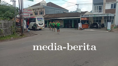 Tingkatkan Kebugaran Jasmani Babinsa Karangkobar Laksanakan Aerobik