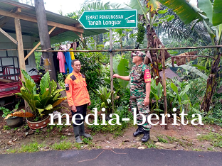 Wujud Kepedulian Babinsa Bersama Relawan Cek Rambu Bencana