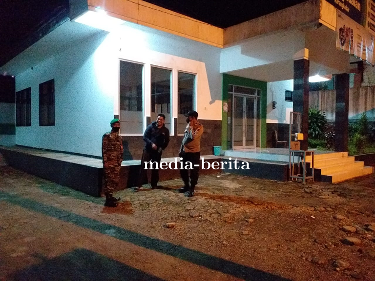 Piket Koramil Dan Polsek Karangkobar Melaksanakan Patroli Malam Hari
