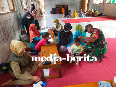 Babinsa Desa Pagelak Bersama Bidan Desa Upaya Cegah Stunting 