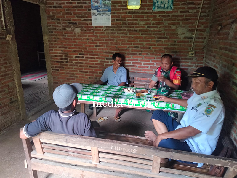 Sinergi Terwujud Babinsa dan Kepala Desa Komsos dengan Tokoh Masyarakat