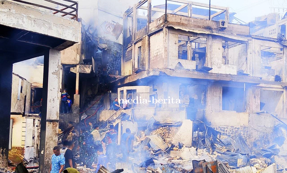 Bakti Teritorial Prima: Kodim 1701/Jayapura Sigap Bantu Pemadaman Kebakaran