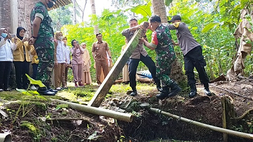 Dukung Percepatan ODF Danramil beserta Anggota Bersama Dinas Kesehatan  Grebek Jamban Helikopter