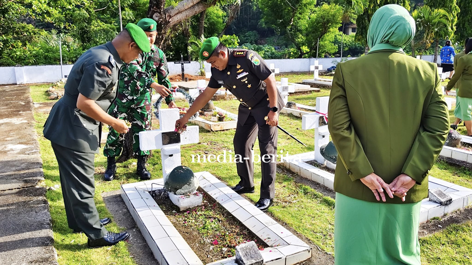 HUT Korem 172/PWY, Dandim 1701/Jayapura Turut Ziarah Tabur Bunga Hormati Jasa Pahlawan