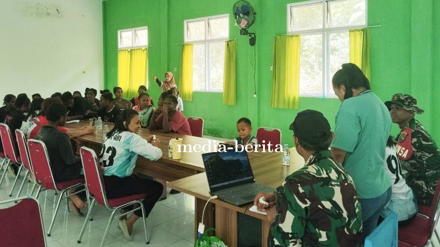 Tingkatkan Kesehatan Ibu dan Anak, Babinsa Airu Intensifkan Sosialisasi KB dan Stunting