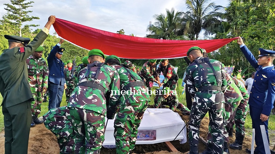 Upacara Militer Iringi Persemayaman dan Pemakaman Prajurit Terbaik Kodim 1701/Jayapura