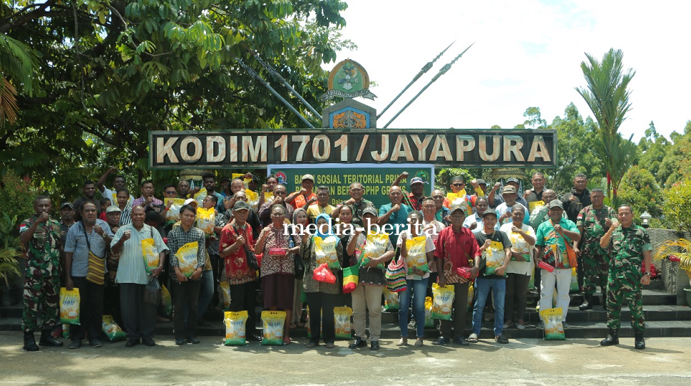 Sambut HUT TNI ke-80, Kodim 1701/Jayapura Gelar Bakti Teritorial Prima 1 Ton Beras Gratis Untuk Masy
