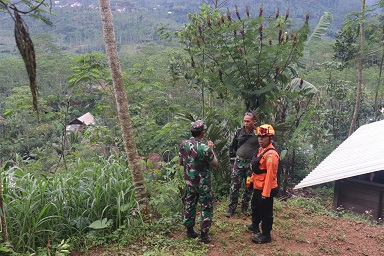 Dandim Banjarnegara meninjau  Beberapa lokasi rawan bencana Banjarnegara