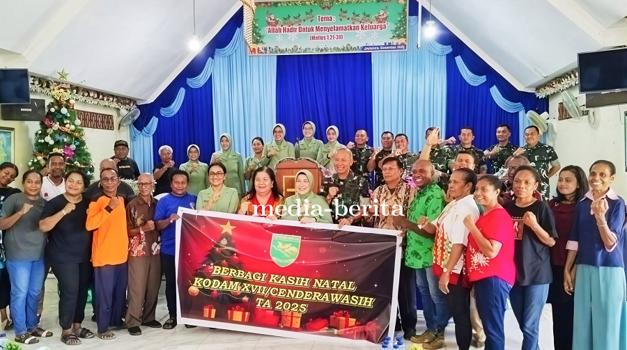 Berbagi Kasih Natal, Dandim 1701/Jayapura Dampingi Pangdam XVII/Cenderawasih Salurkan 500 Paket Semb