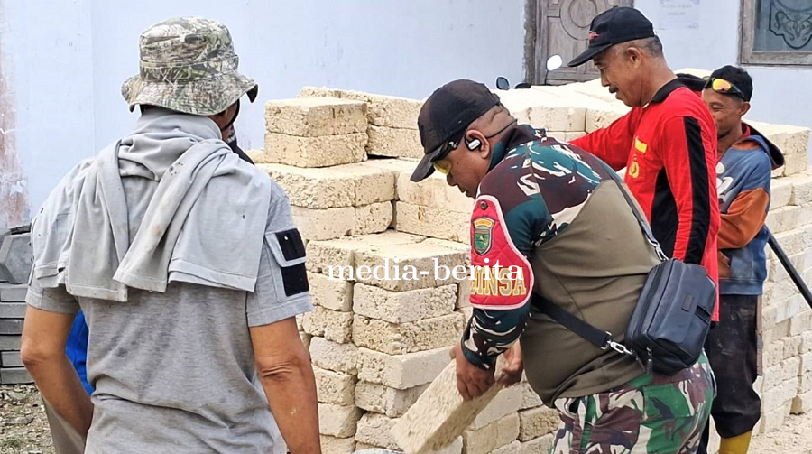 Karya Bakti Prima Rumah Ibadah, Babinsa dan Warga Kompak!