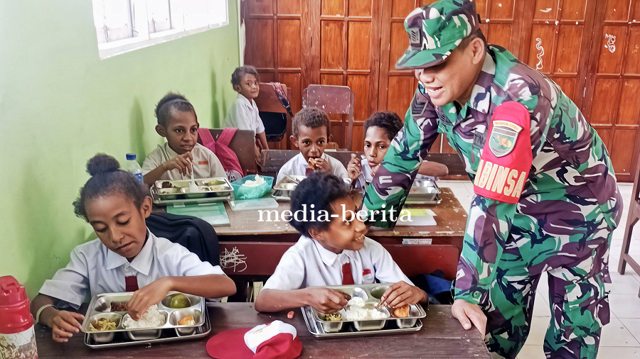 Babinsa Kawal Distribusi MBG, Ribuan Siswa Dapat Gizi Optimal