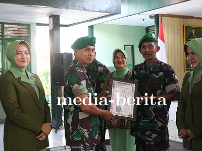 Acara Korp Raport Serah Terima Jabatan Danramil Dilanjutkan Pelepasan Anggota Purna Tugas   