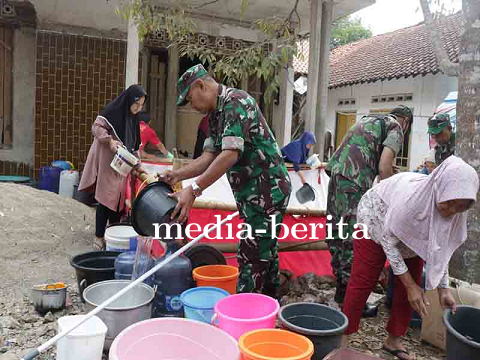Kebutuh Duwur Terima Bantuan Air Bersih Kodim 0704 Banjarnegara dan BPBD Banjarnegara Bergerak Cepat