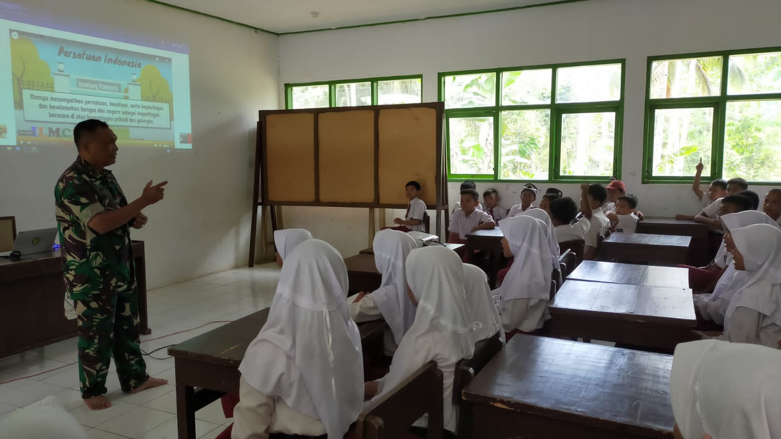 Satgas TMMD Ke - 115 Kodim Tasikmalaya Mengenalkan dan Menjelaskan Arti dari Pancasila Yang Terkandu