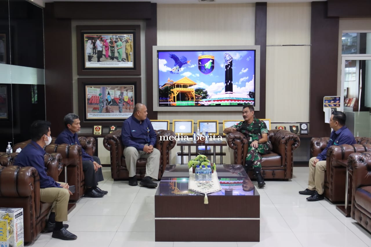 Kunjungan Silaturahmi GM PT. PLN UIW Kalbar di Terima Pangdam XII/Tpr Terima.