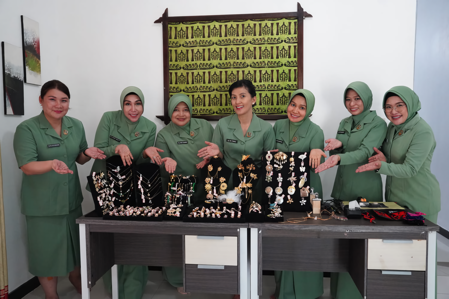 Aksesoris Mutiara Papua Siap Berpartisipasi di Persit Bisa 2