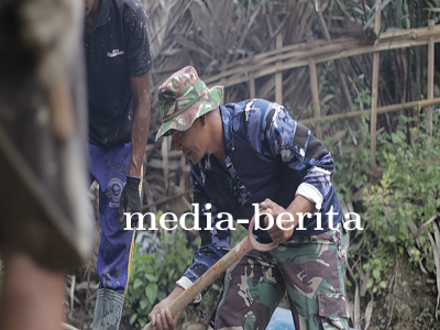 Semangat Sertu Herman Dari Lanal Menyinari TMMD Reguler ke-120 di Banjarnegara