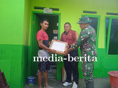 Semangat TMMD Bantuan Keramik untuk Rumah Layak Huni di Desa Sijenggung