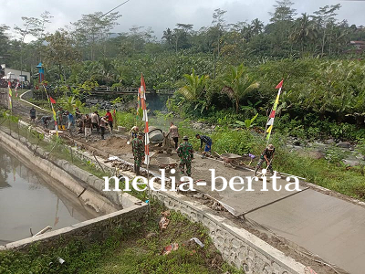 Pengecoran Jalan di Desa Sijenggung Capai 95 Persen  oleh Satgas TMMD Reguler ke-120