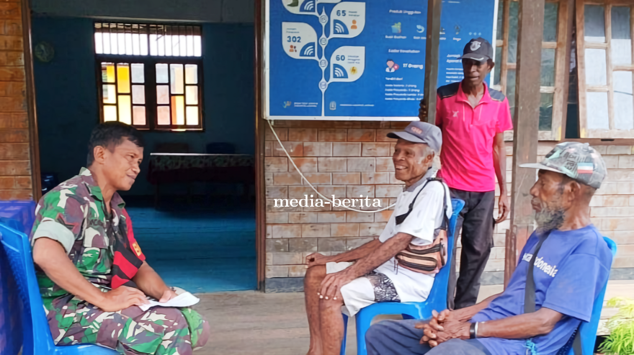 Peduli Wilayah Binaan Babinsa Demta Jalin Komunikasi Sosial Dengan Tokoh Masyarakat