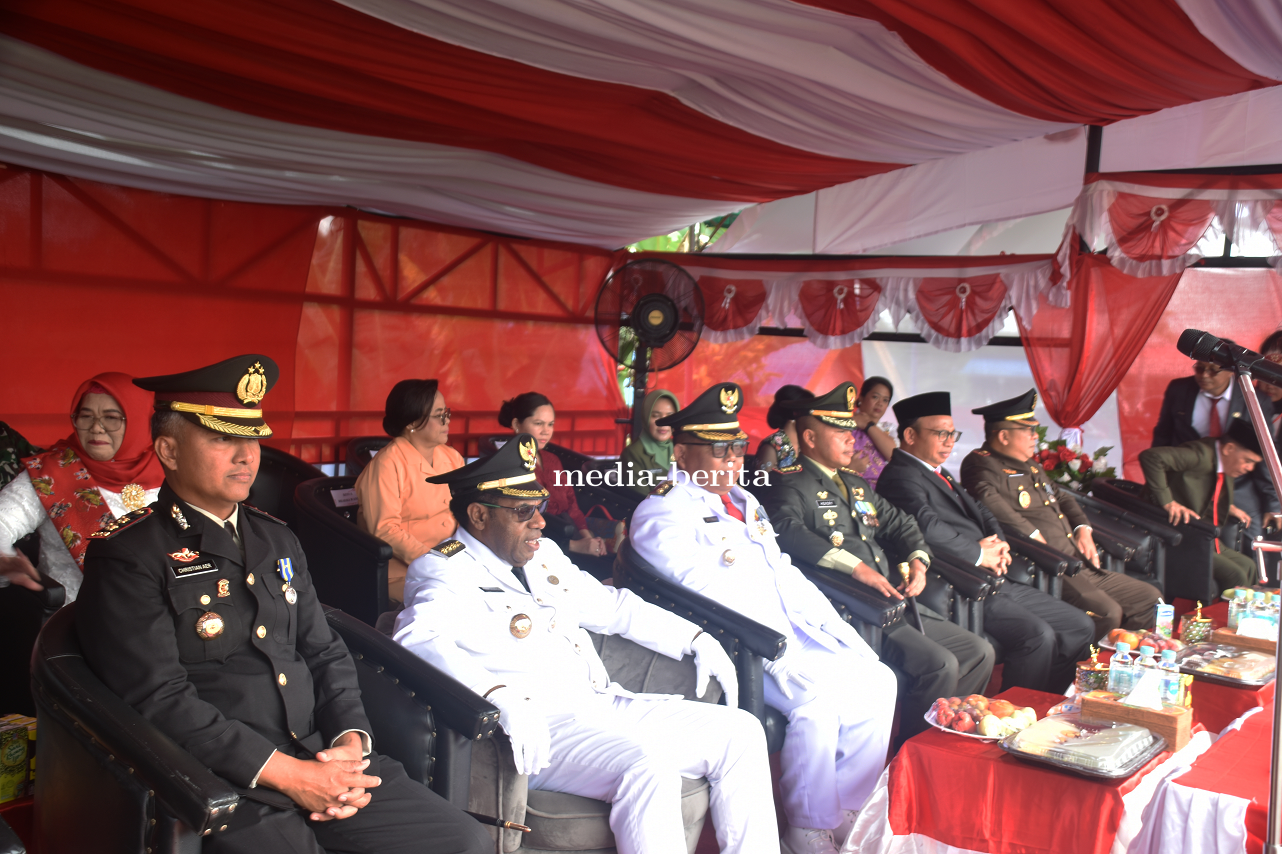 Dandim Jayapura Hadiri Upacara Pengibaran Bendera Merah Putih HUT RI Ke - 79 Kabupaten Keerom 