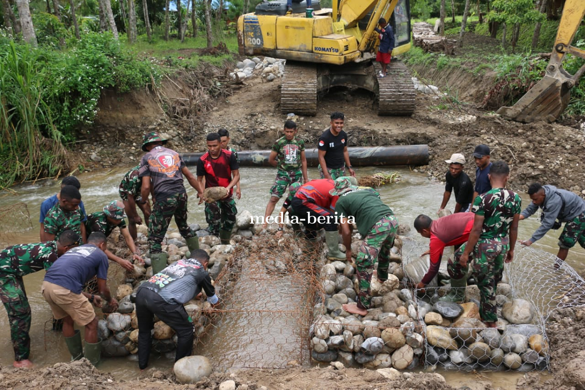 Wujud Kepedulian TNI Untuk Rakyat Kodim 1702 Jayawijaya Gelar Karya Bakti