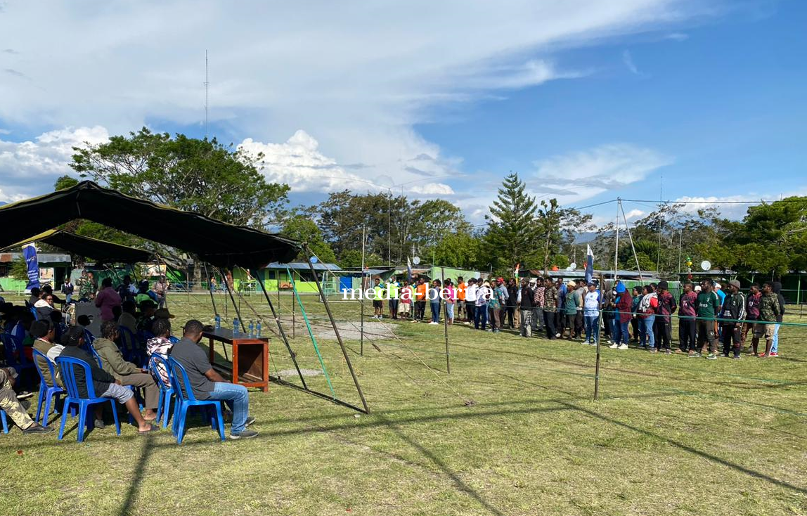 Bina Generasi Muda Kodim 1702 Jayawijaya Dukung Turnamen Futsal Memperingati Hari AIDS Sedunia