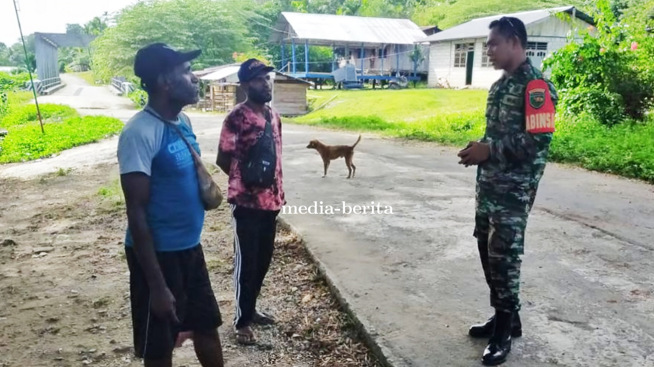 Komunikasi Sosial Babinsa Mewujudkan Kebersamaan di Sentani Menjelang Idul Fitri