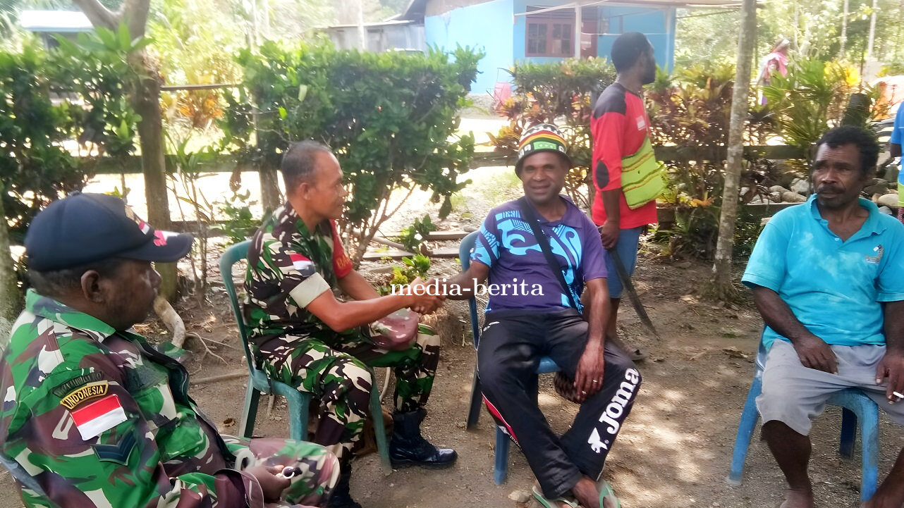 Bina Mitra Karib Babinsa Koramil Waris Temui Tokoh Pemuda