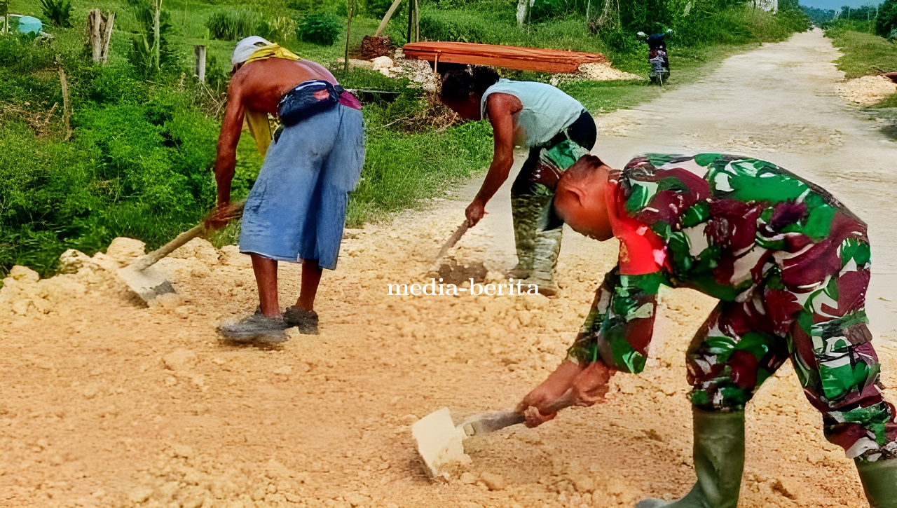 Lestarikan Budaya Gotong Royong Babinsa Muara Tami Ajak Warga Karya Bakti