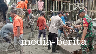 Sinergitas Babinsa Bhabinkamtibmas Karangkobar Bantu Pengecoran Rumah Warga