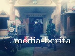 Babinsa Bersama Bhabinkamtibmas Karangkobar Laksanakan Patroli Malam Hari