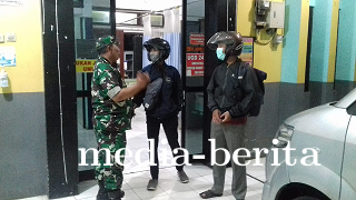 Babinsa Melaksanakan Patroli Malam