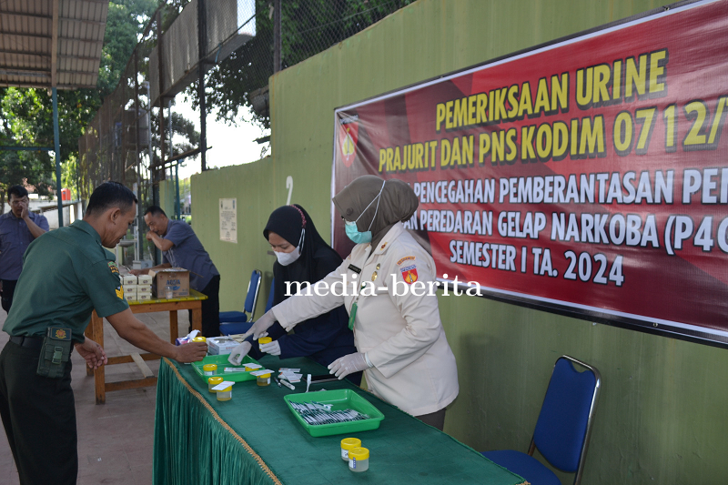 Pastikan Personelnya Bebas Narkoba, Kodim 0712 Tegal Gelar Tes Urine.