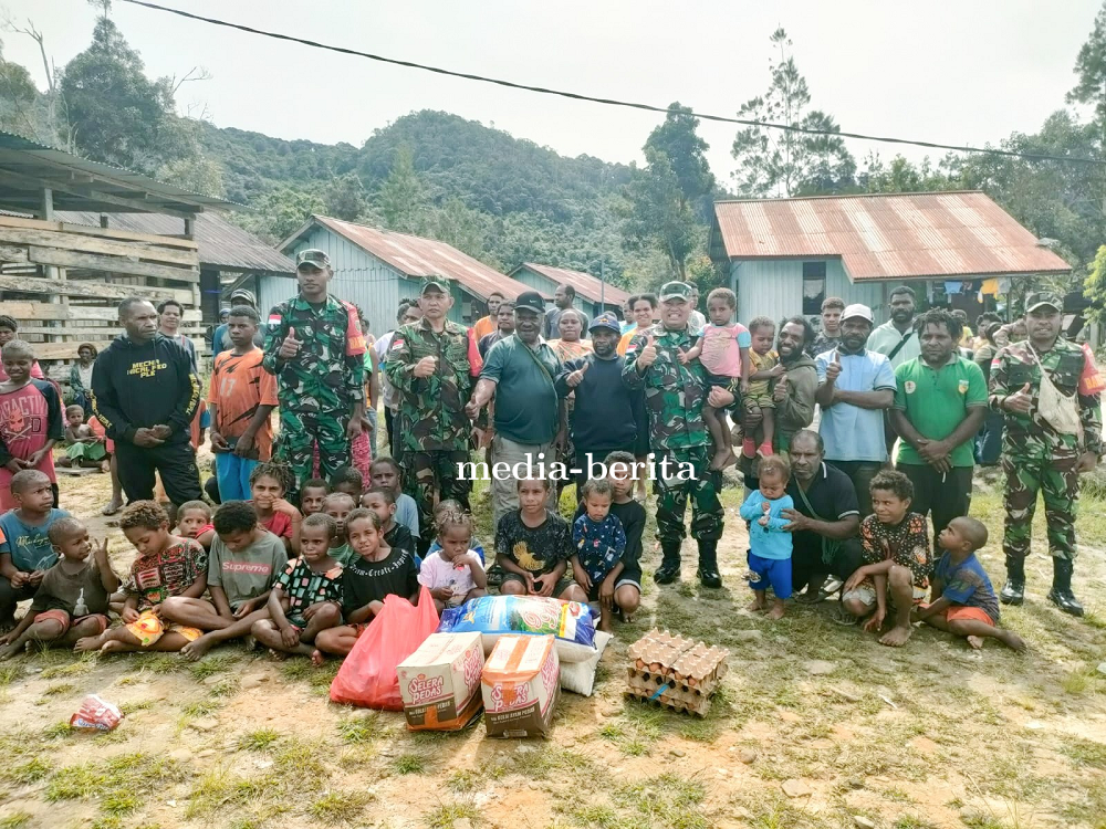 Teguhkan Persatuan di Papua, Korem 172/PWY Bagikan Sembako untuk Kepala Suku dan Tokoh Adat 