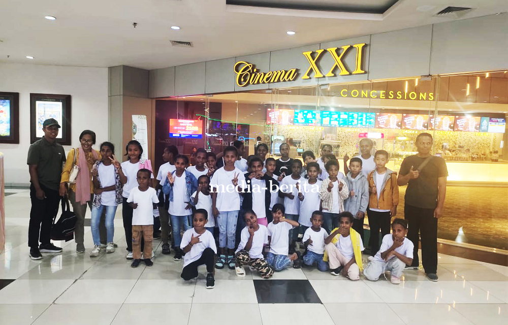 Danrem 172/PWY Ajak Anak Panti Asuhan Nobar di XXI Jayapura, Hadirkan Keceriaan dan Harapan