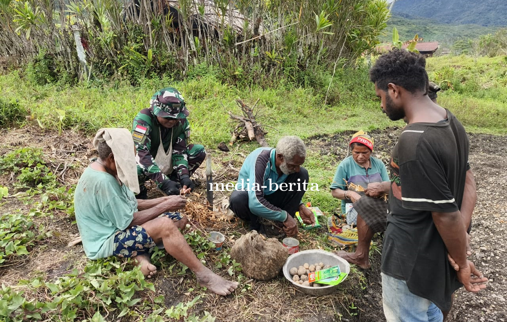 Membantu Warga Abmisibil Berkebun, Dukung Ketahanan Pangan di Perbatasan