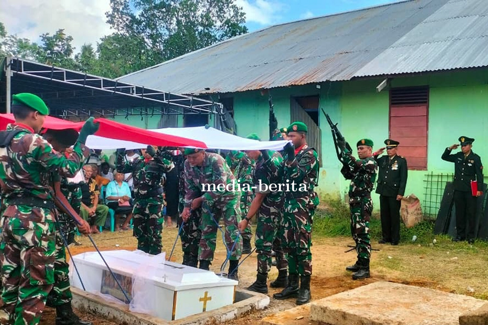 Personel Kodim Merauke Beri Penghormatan Terakhir Kepada Almarhum Veteran RI