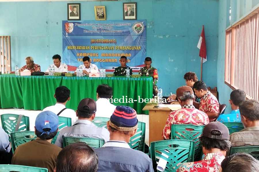Babinsa Hadiri Musyawarah Kampung Mandekman Untuk Susun Prioritas Pembangunan Tahun 2026