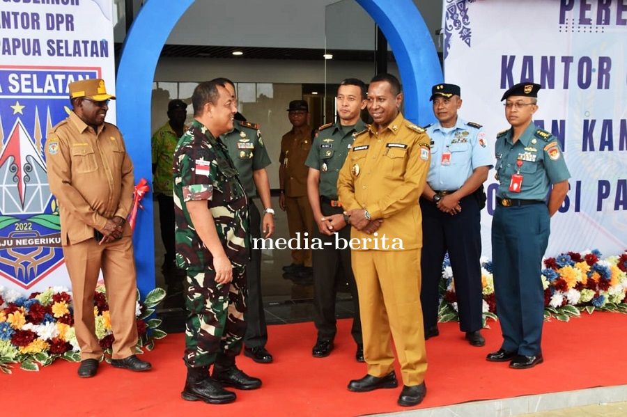 Dandim 1707/Merauke Dampingi Gubernur Papua Selatan Resmikan Kantor Gubernur dan DPR