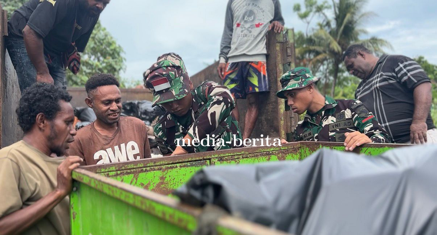 Yonif TP 809/NTM Gelar Karya Bakti Pembersihan Sungai Petam dan Pantai Base Camp di Kabupaten Sarmi