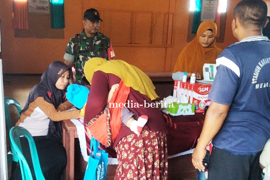 Babinsa Angger Permegi Dampingi Posyandu, Wujud Nyata Kepedulian TNI Untuk Generasi Sehat