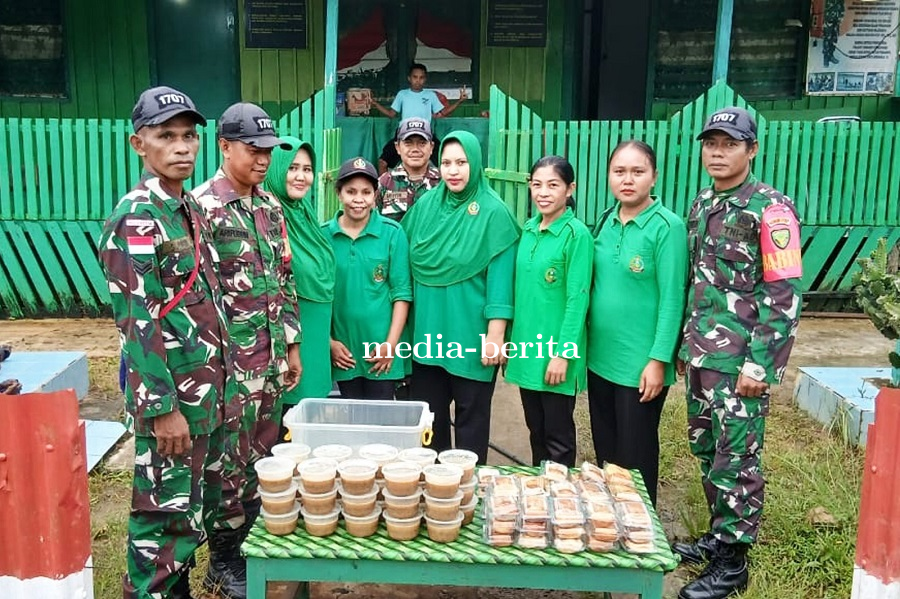 Koramil Kimaam dan Persit Berbagi Takjil, Hangatkan Kebersamaan di Bulan Ramadhan