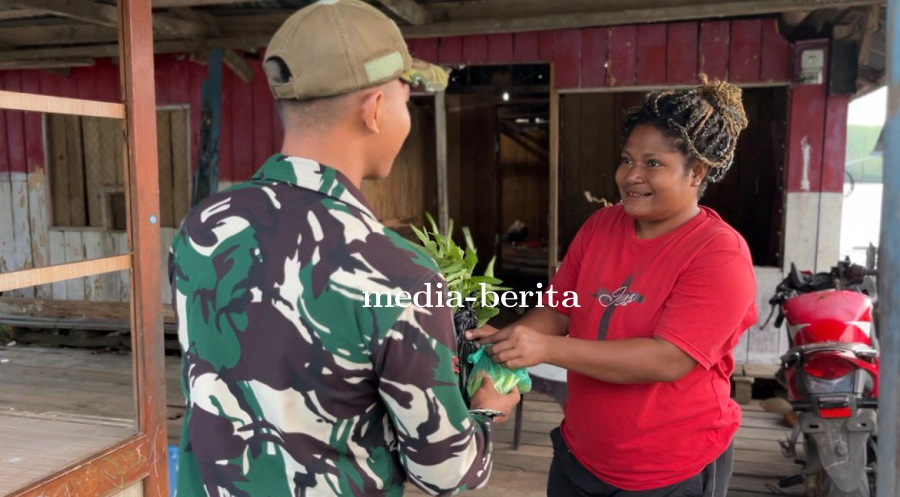 Aksi Nyata! Yonif TP 810/BEM Salurkan Hasil Panen Kepada Masyarakat Sekitar