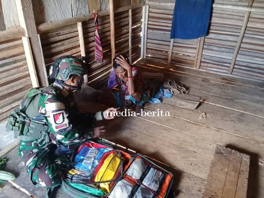 Kesehatan Tanpa Jarak, Satgas Pamtas RI-PNG Statis Yonif 753/AVT Layani Kesehatan Masyarakat