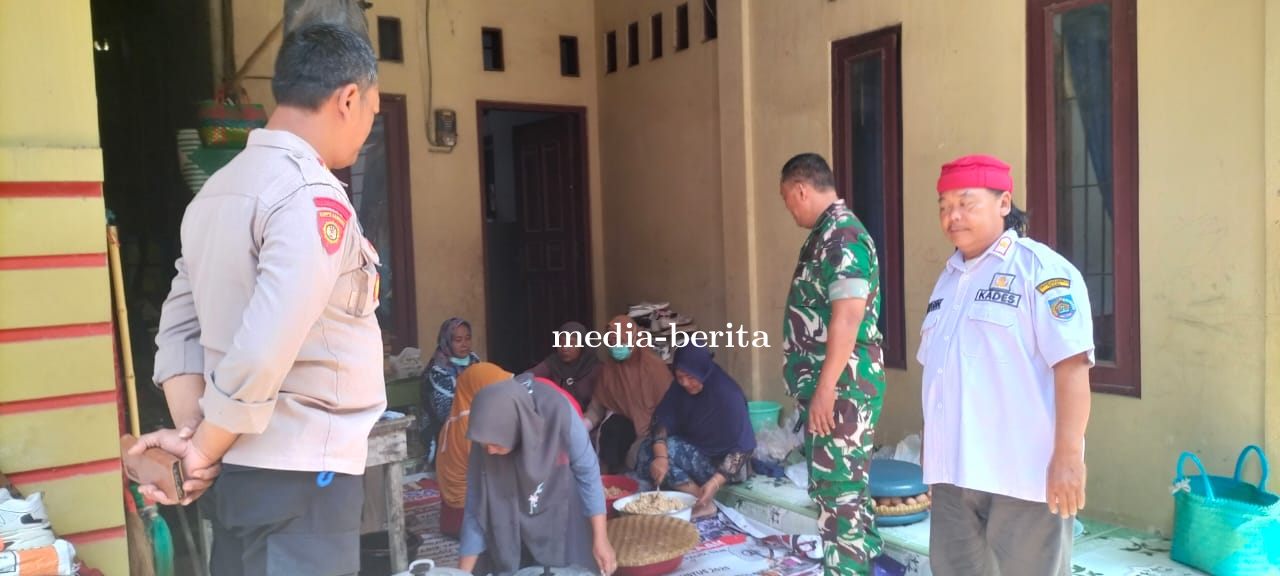 Danramil Suradadi Bersama Forkompincam Tinjau Dapur Program Makan Tambahan Balita Stunting di Desa J