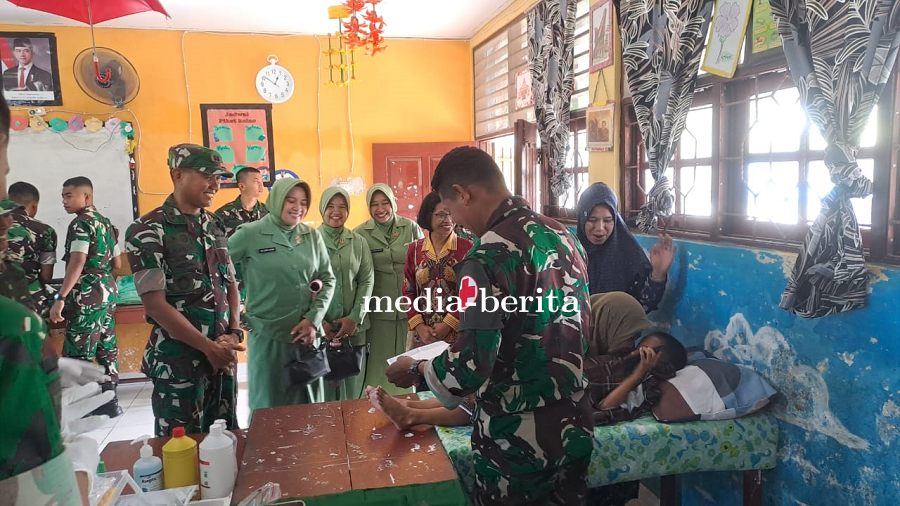 Yonif TP 815/WGT Gelar Bakti Sosial Sunatan Massal Sambut HUT ke-62 Korem 172/PWY